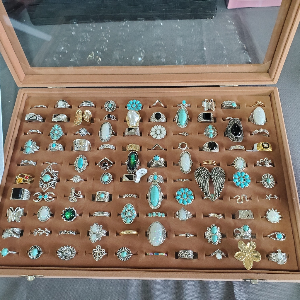 100 Pcs Mixes Style Ring Set With Case